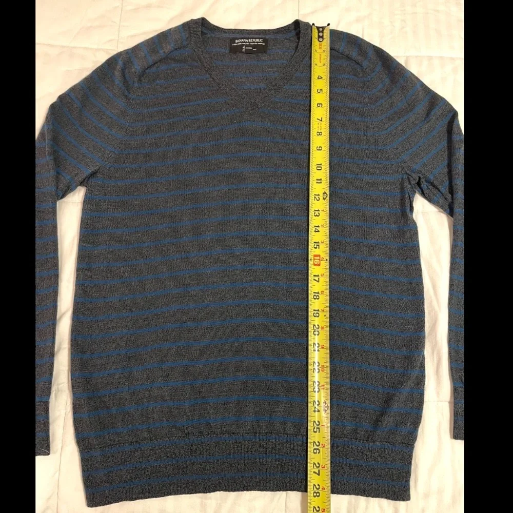 Banana Republic Baruffa Merino Wool Sweater Mens Large Grey Blue Striped V Neck